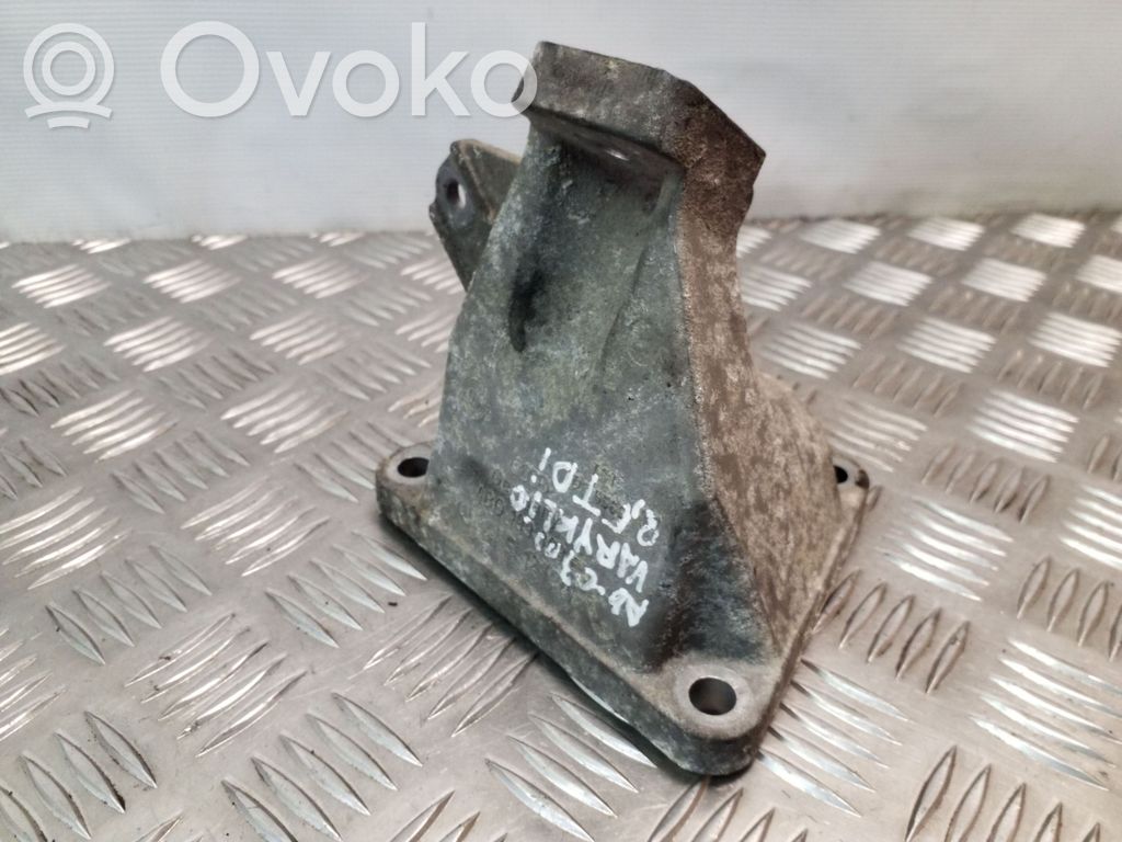 Audi A6 S6 C5 4B Engine mounting bracket 