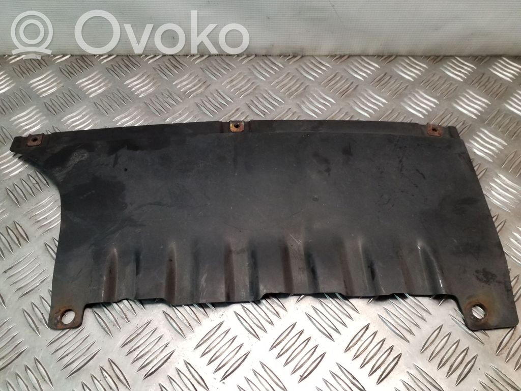 BMW 1 E81 E87 Aizmugurējā bufera apakšas aizsargs 