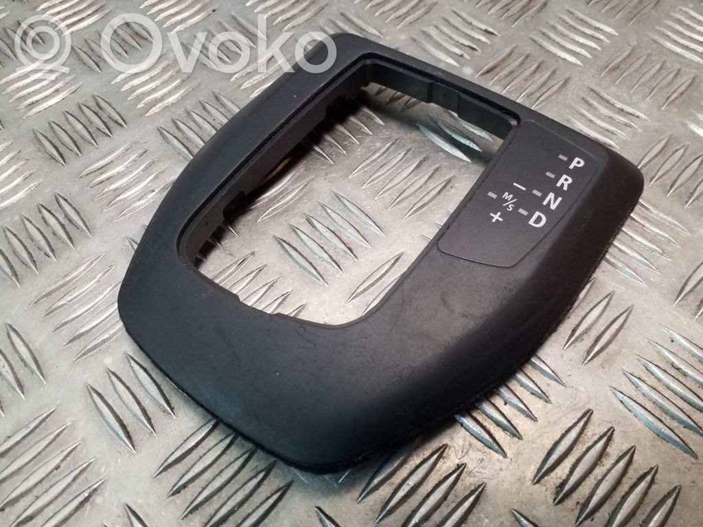 BMW 5 E60 E61 Pavarų perjungimo svirties apdaila (plastikinė) 