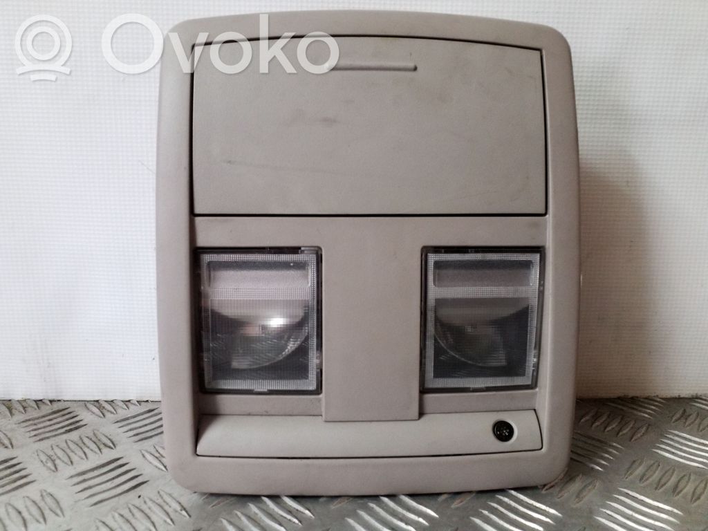 Jeep Grand Cherokee (WK) Front seat light 