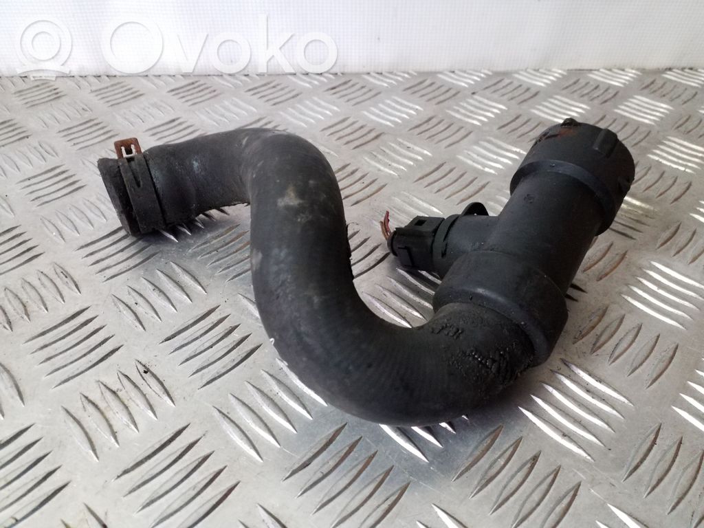 Audi A4 S4 B5 8D Caurulīte (-es) / šļūtene (-es) 