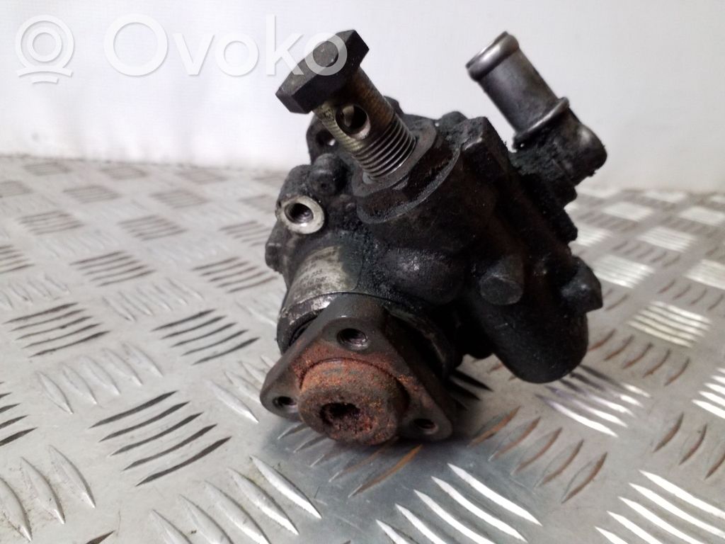 Audi A4 S4 B5 8D Ohjaustehostimen pumppu 