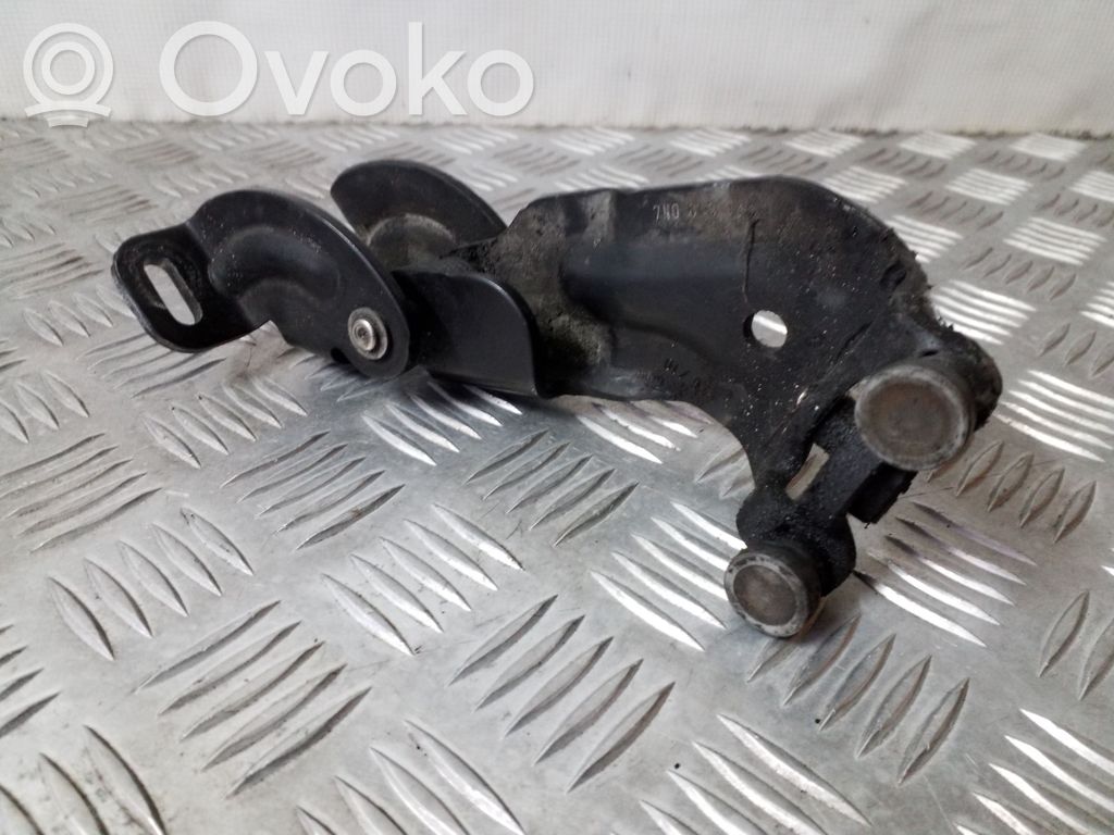 Volkswagen Sharan Sliding door middle roller runner 