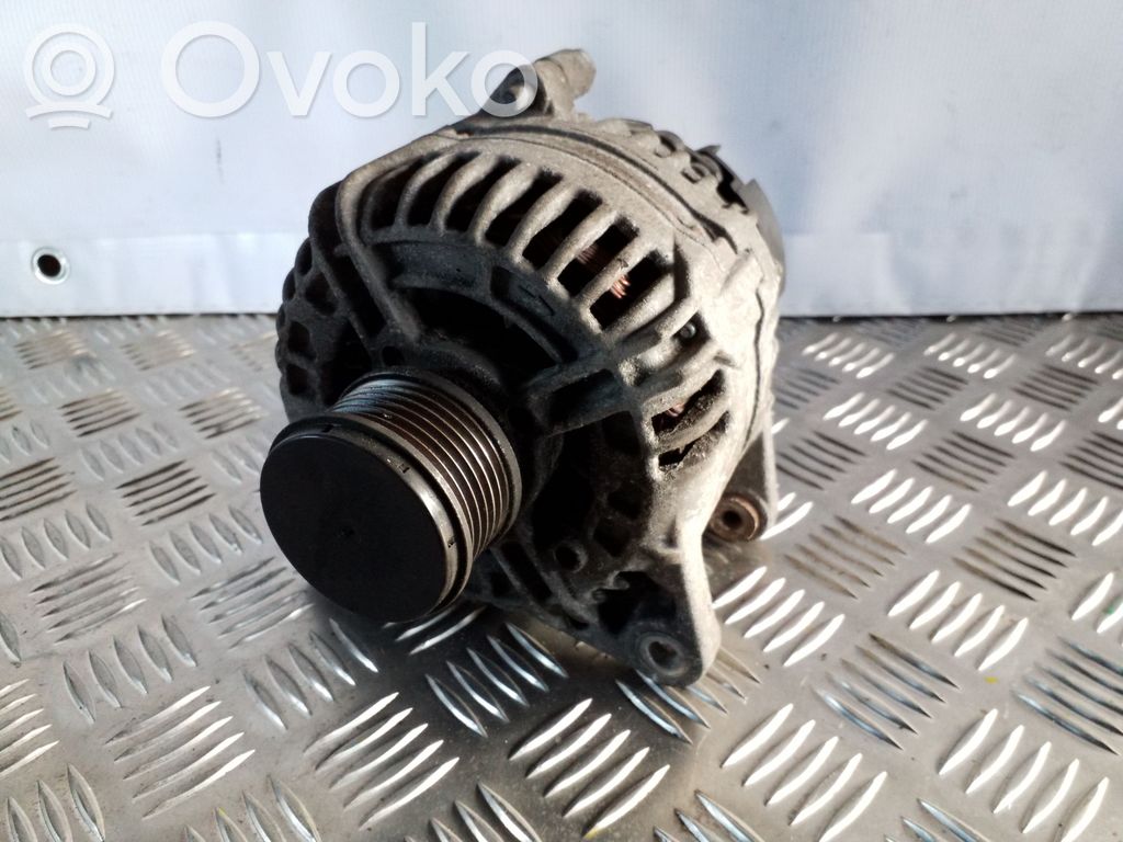 Nissan Juke I F15 Generatorius 