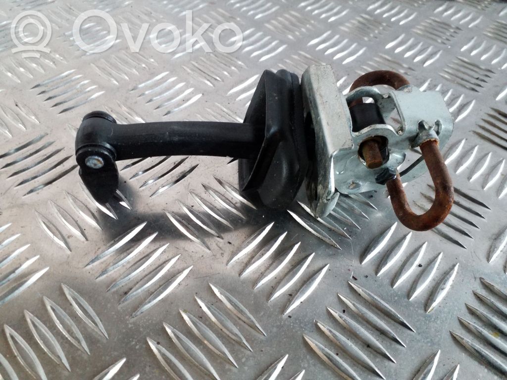 BMW X3 E83 Etuoven pidätin 