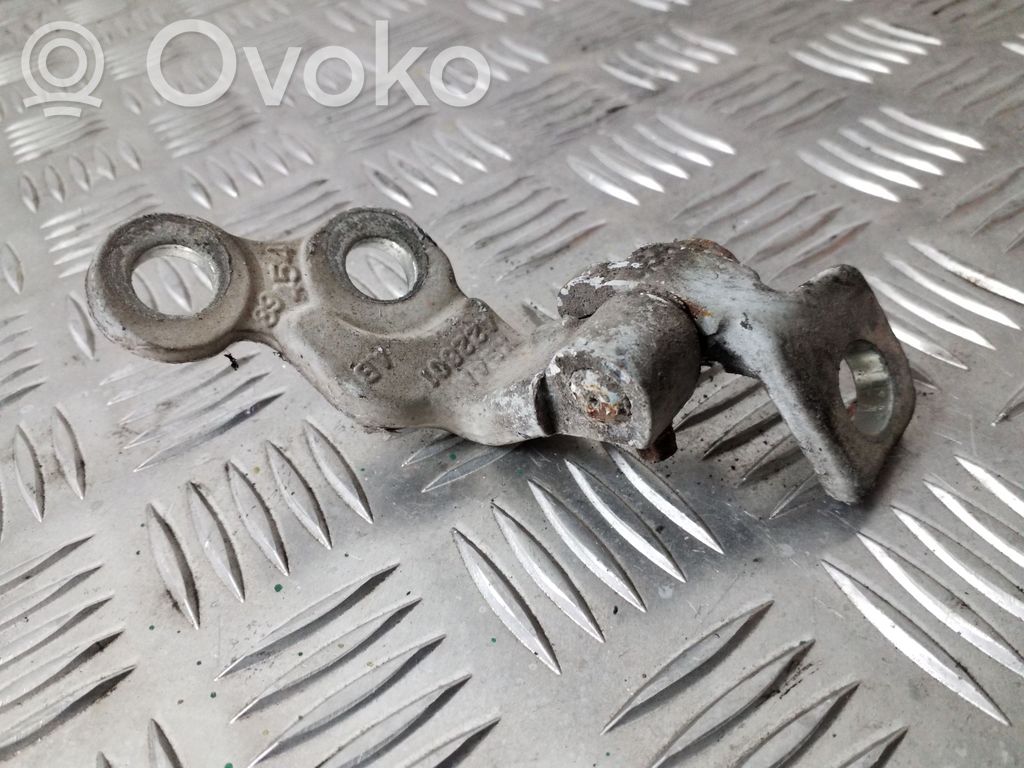 Ford Focus Front door lower hinge 