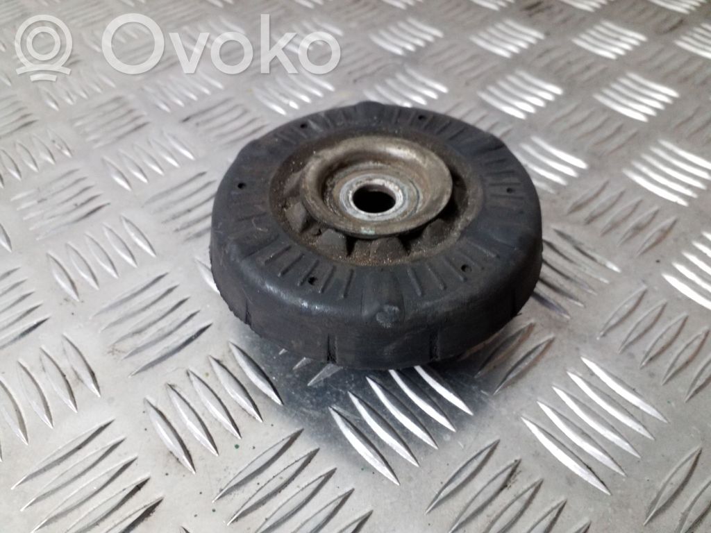 Front upper strut mount