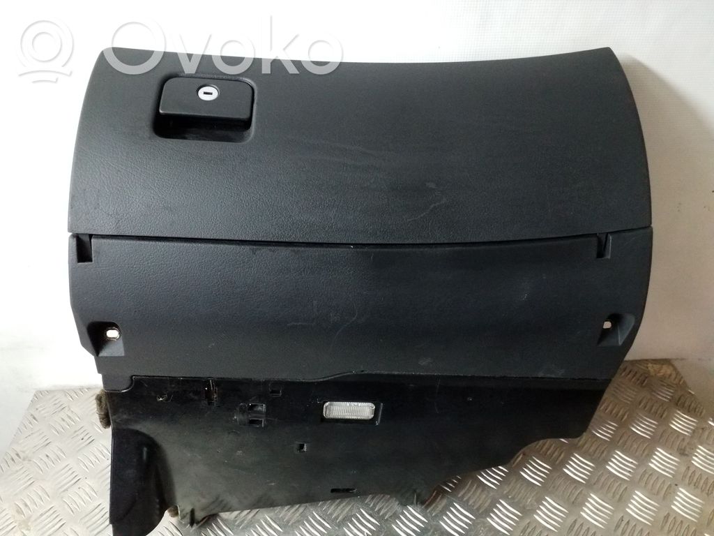 Audi A6 S6 C5 4B Guantera 