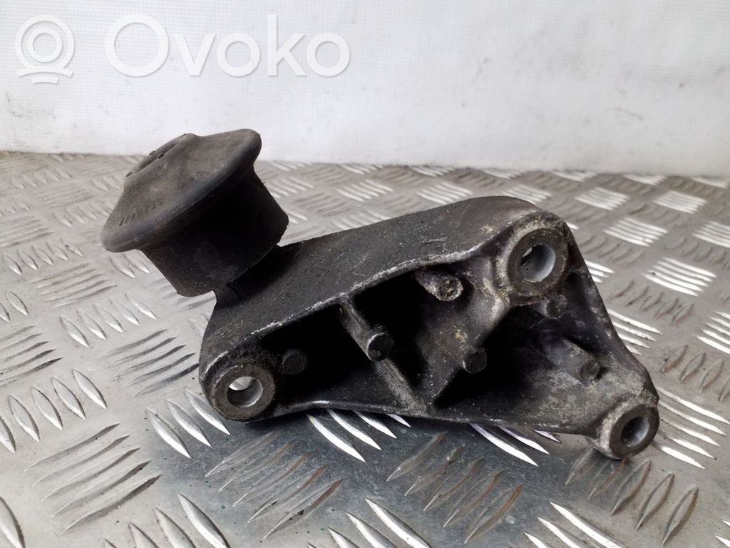 Audi A6 S6 C4 4A Engine mounting bracket 