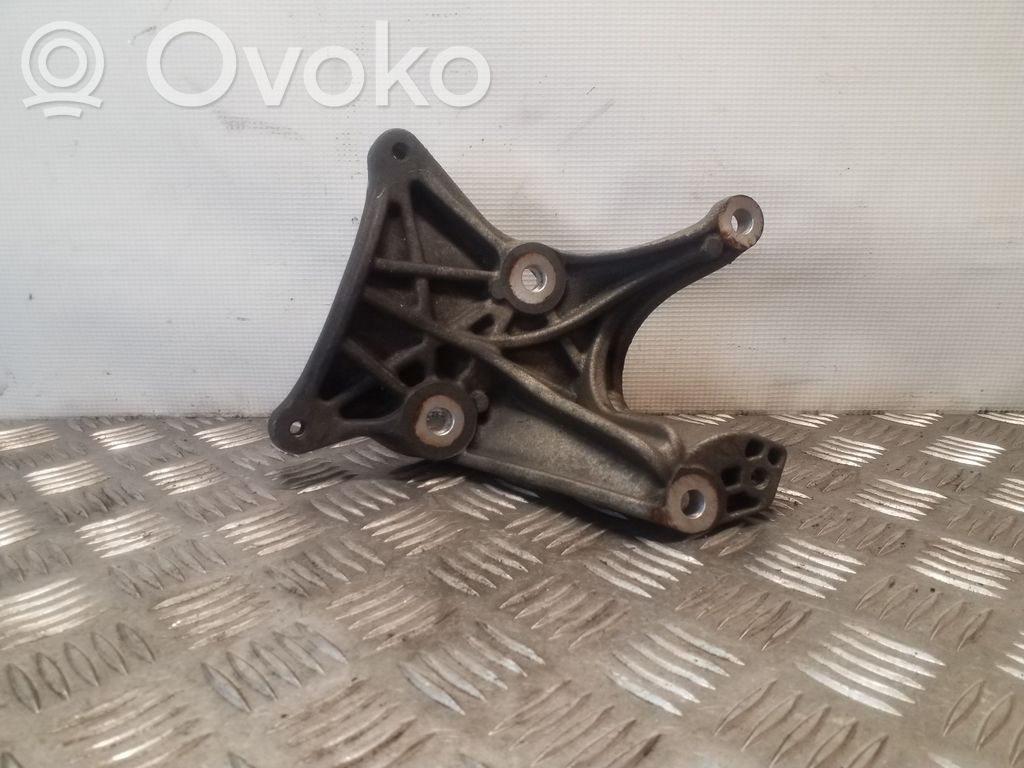 Dodge Nitro Engine mounting bracket 