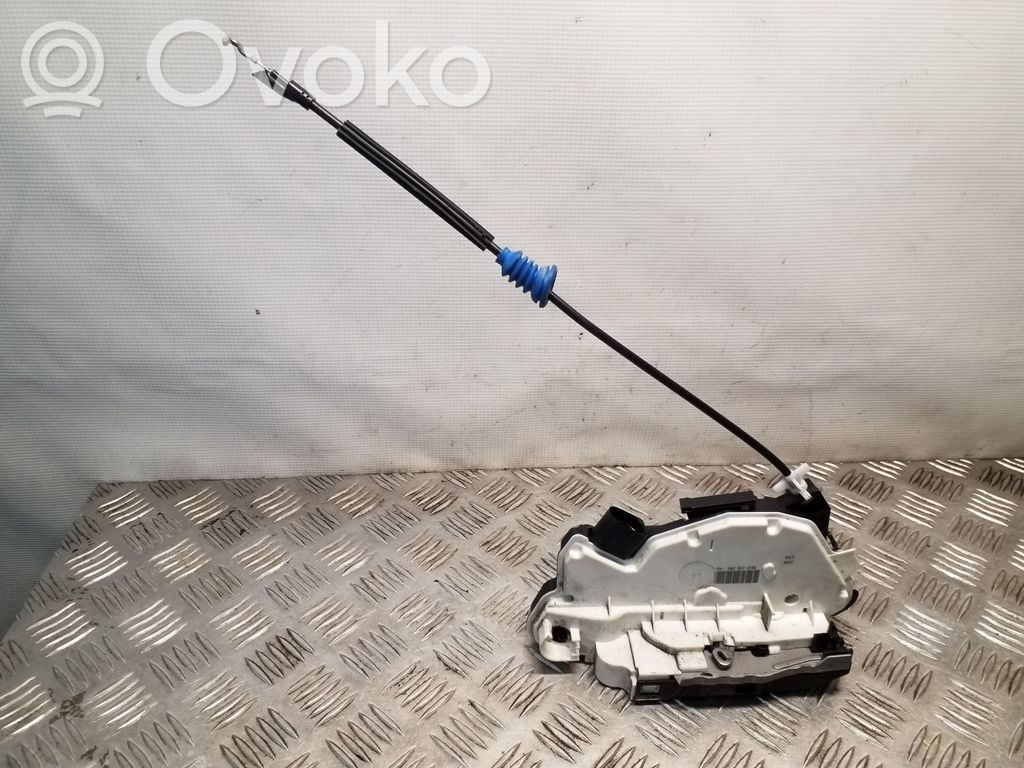 Volkswagen PASSAT CC Front door lock 