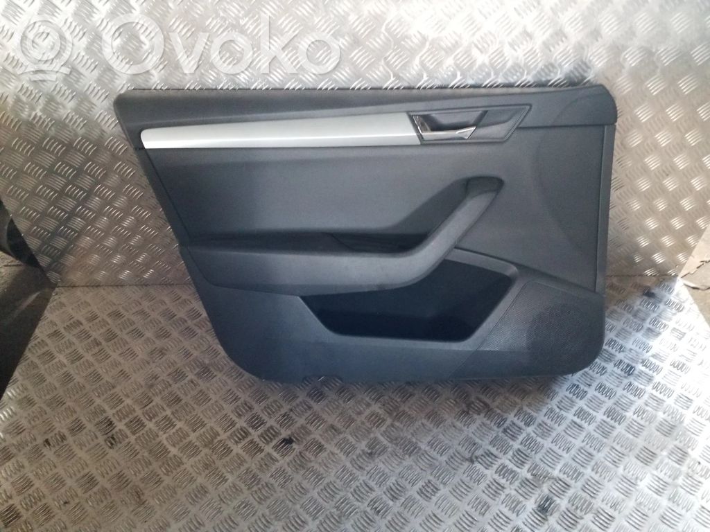 Skoda Superb B8 (3V) Boczki / Poszycie drzwi przednich 