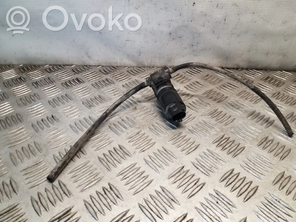 Jeep Grand Cherokee (WK) Windscreen/windshield washer pump 