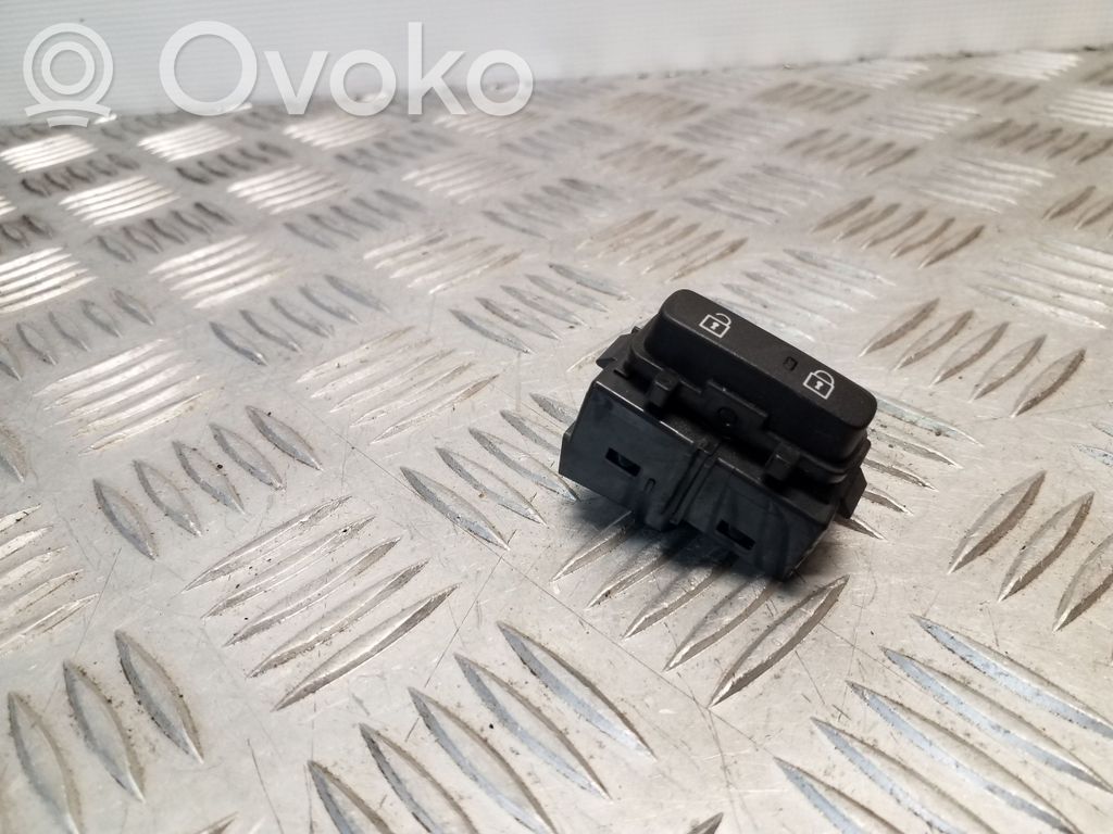Volvo V40 Central locking switch button 