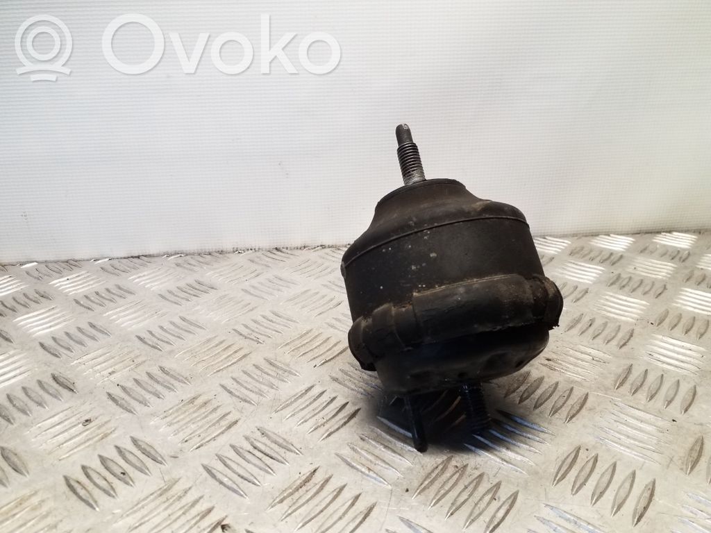 Jeep Cherokee III KJ Dzinēja spilvens 