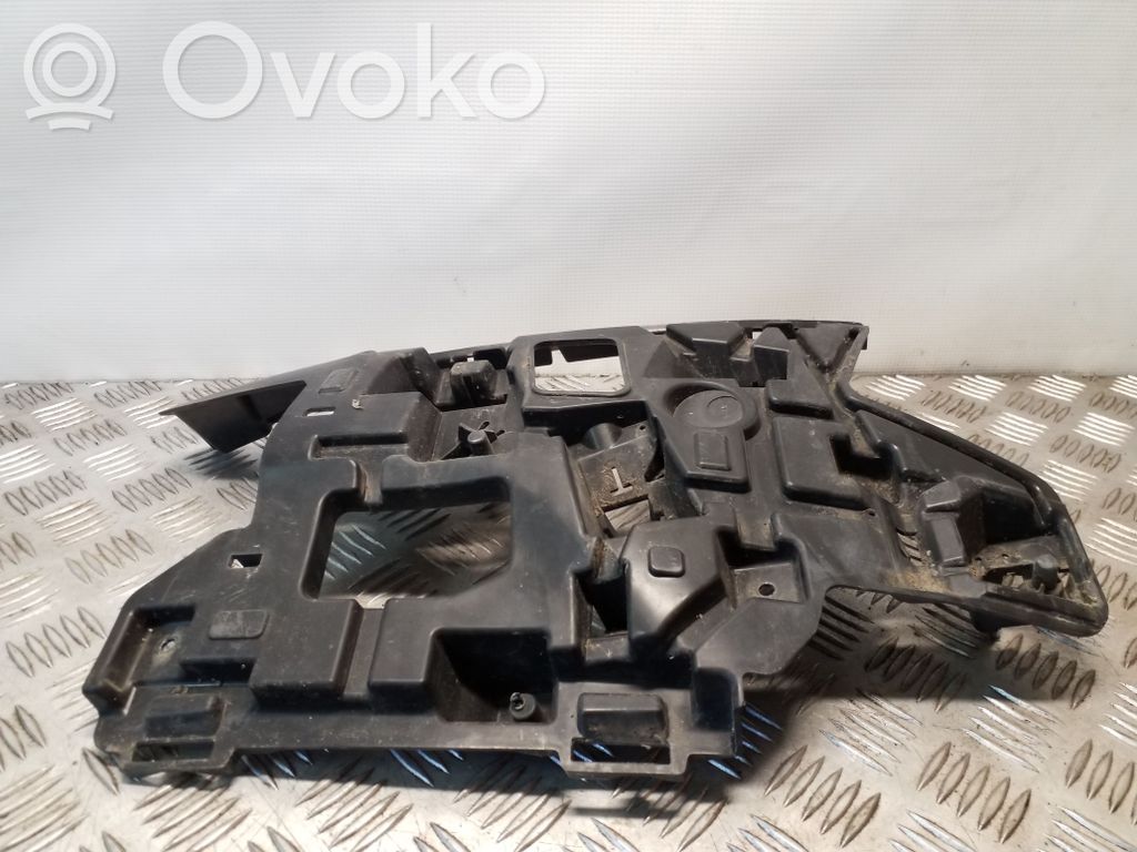 Volvo V40 Front bumper mounting bracket 