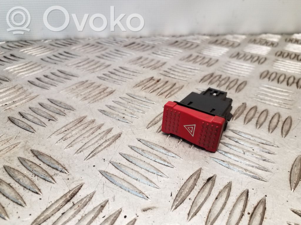 Iveco Daily 35 - 40.10 Hazard light switch 