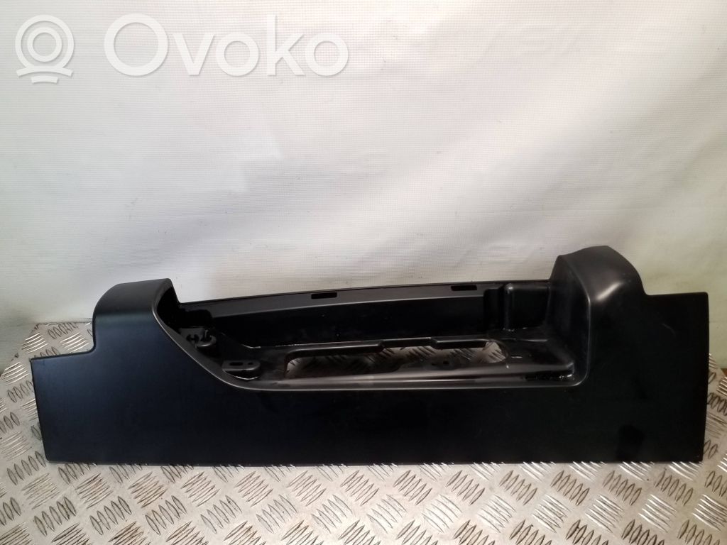 Renault Trafic III (X82) Listwa pod lampę tylną 
