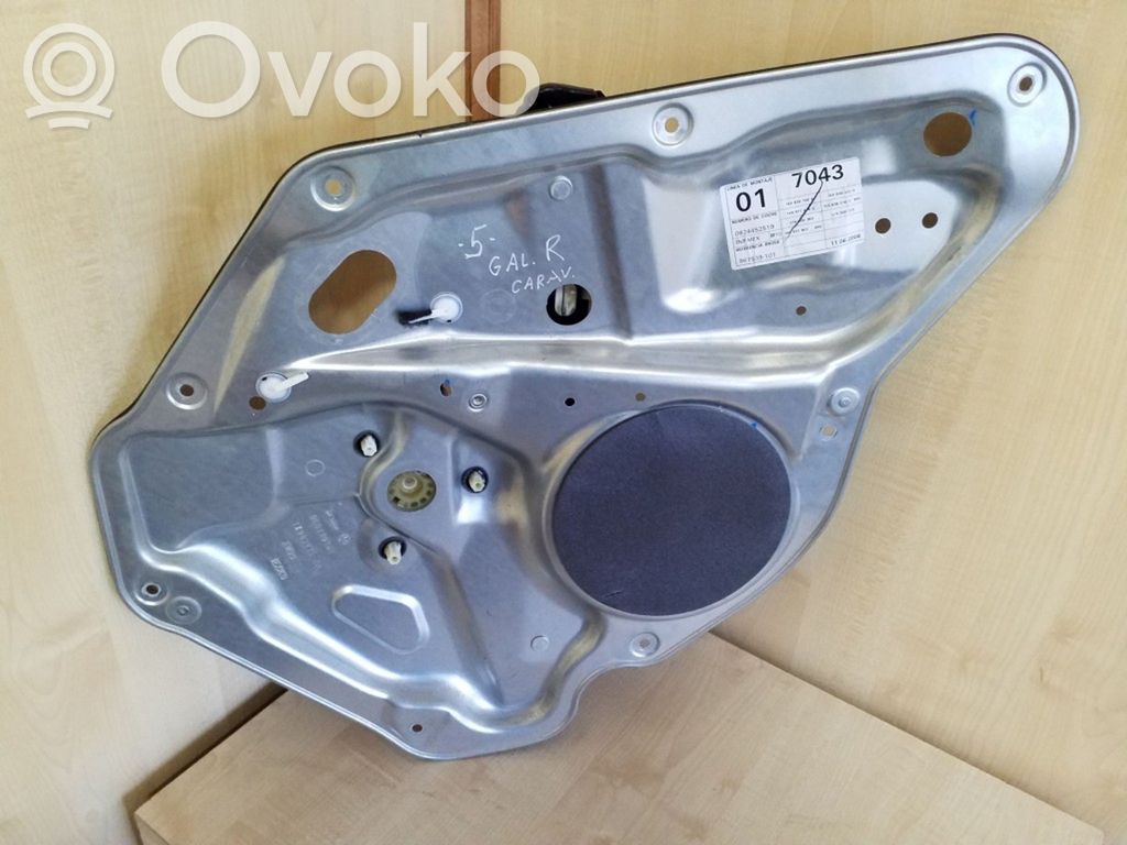 Volkswagen Golf V Mecanismo para subir la puerta trasera sin motor 
