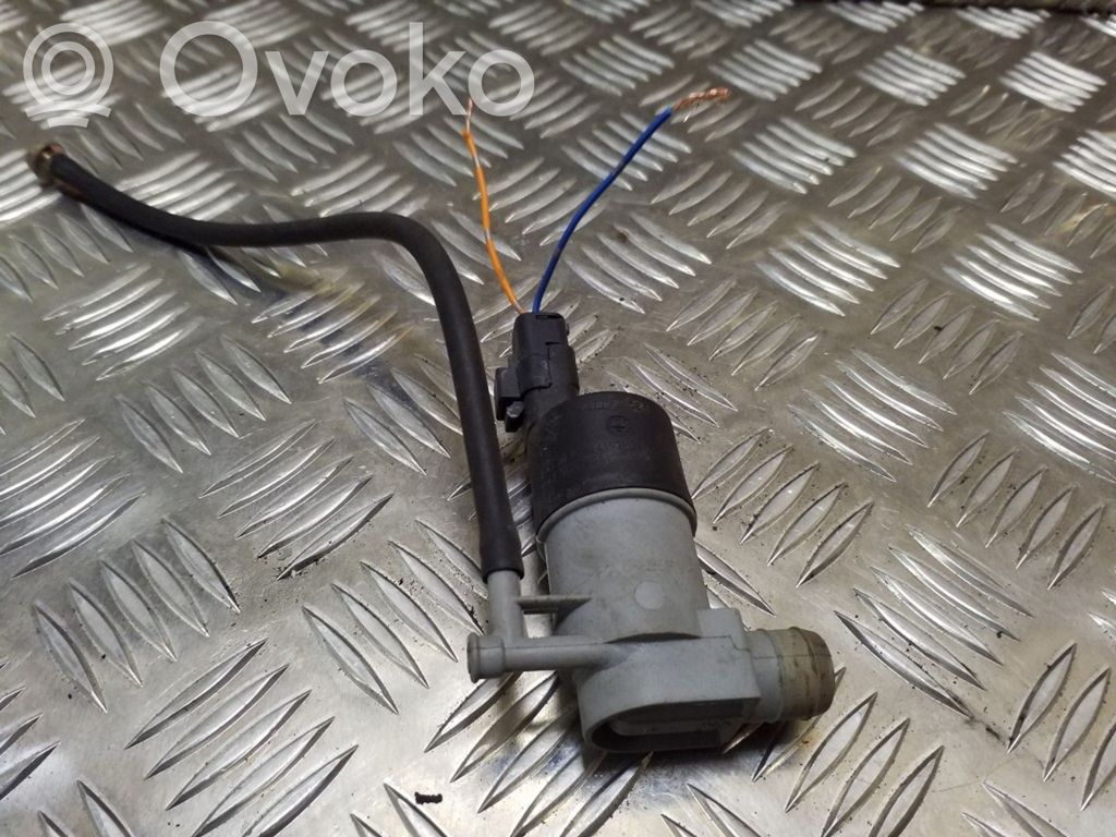 Nissan Navara D40 Windscreen/windshield washer pump 