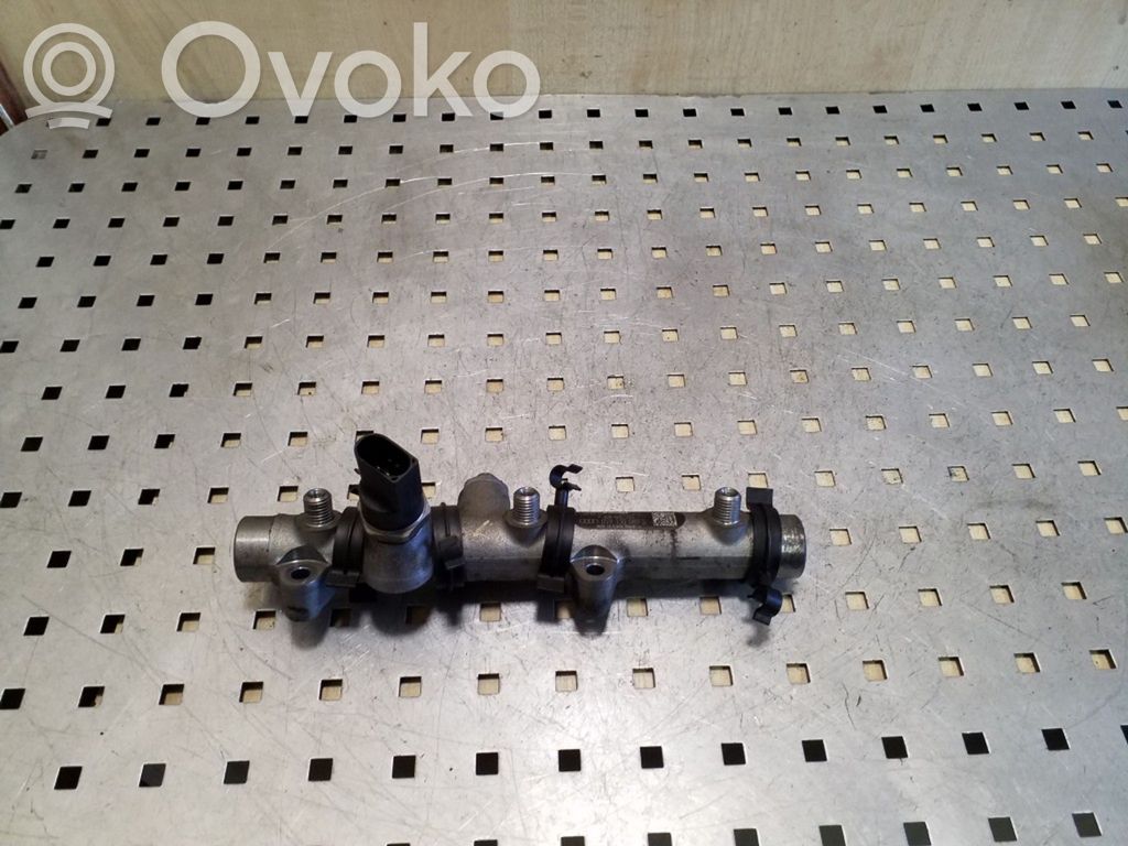 Volkswagen Phaeton Fuel main line pipe 