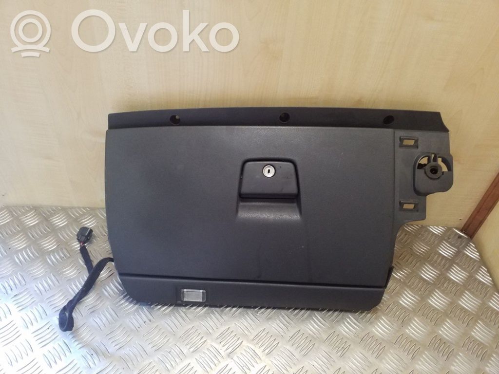 Volvo V50 Juego guantera 