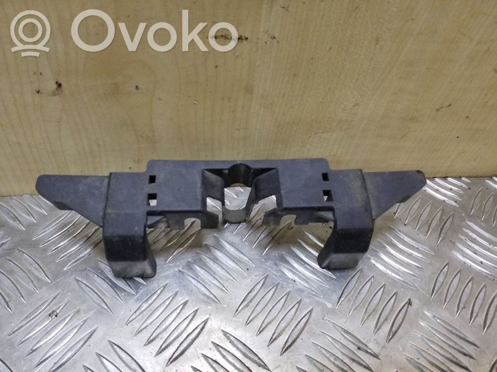 Mazda 6 Rivestimento della modanatura della chiusura del vano motore/cofano 