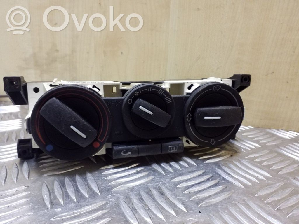 Audi A2 Climate control unit 
