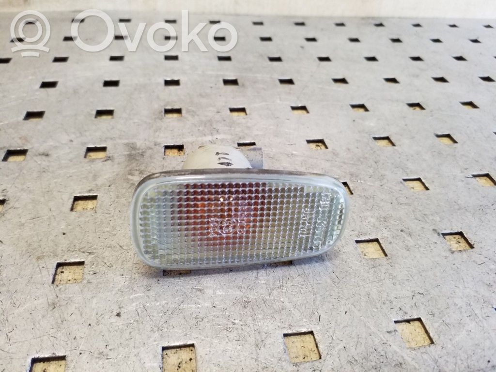 Toyota RAV 4 (XA20) Front fender indicator light 