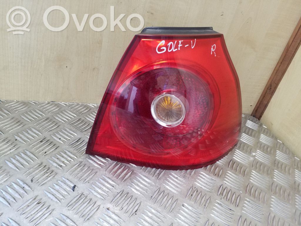Volkswagen Golf V Galinis žibintas kėbule 