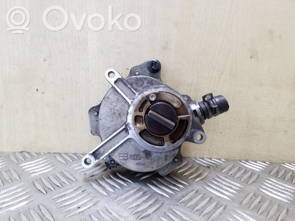 Audi A4 S4 B6 8E 8H Bomba de vacío 