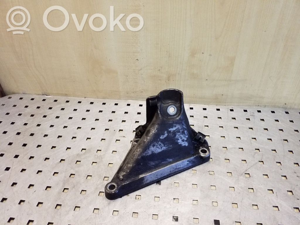 BMW 5 E60 E61 Engine mounting bracket 
