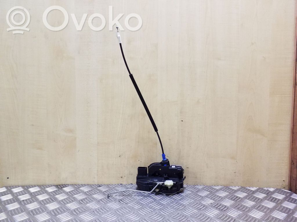 Opel Astra J Front door lock 