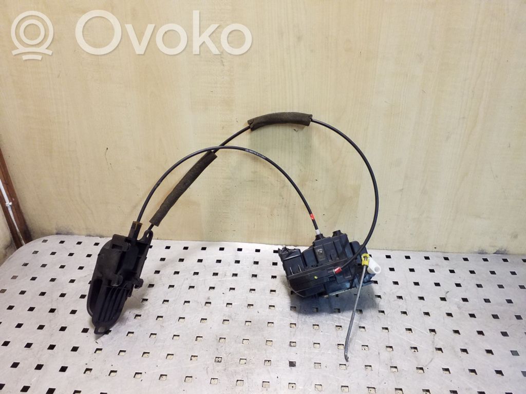Nissan Note (E11) Front door lock 