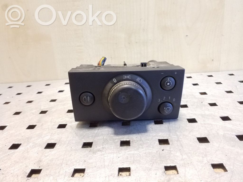 Light switch   9185884