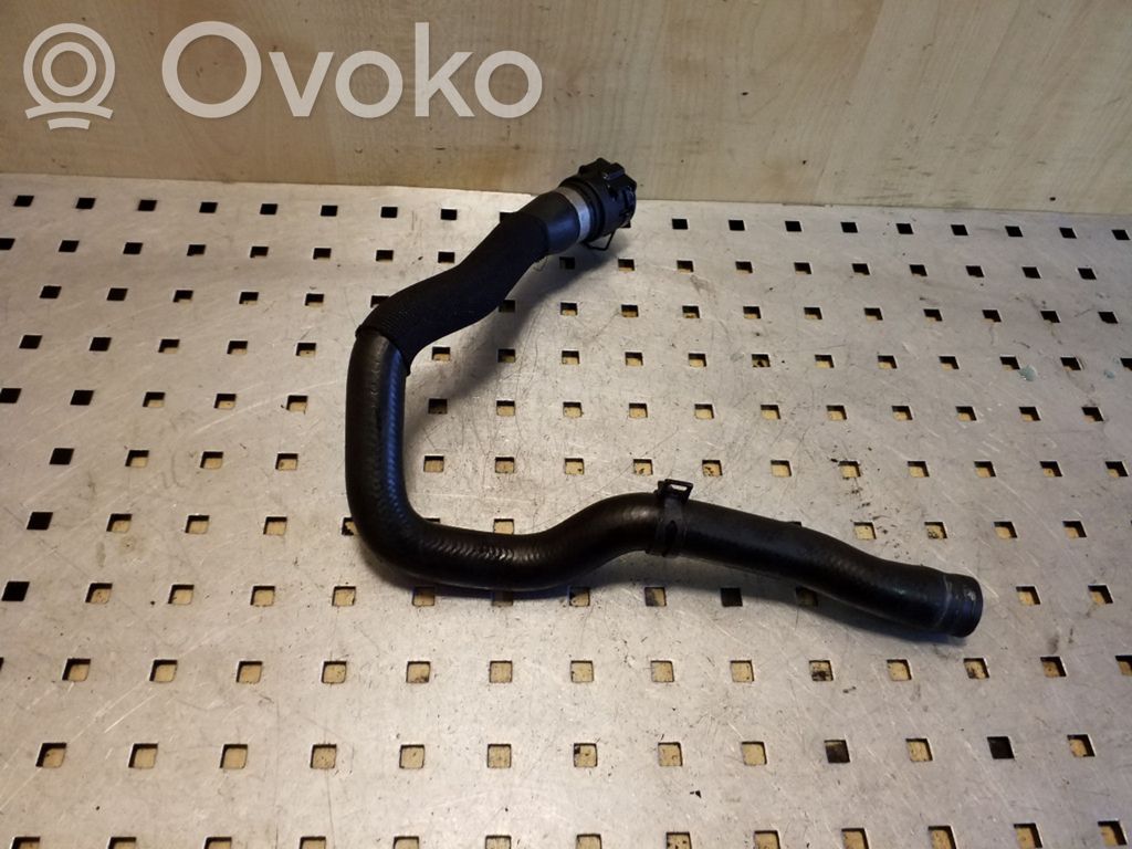 BMW X3 E83 Engine coolant pipe/hose 