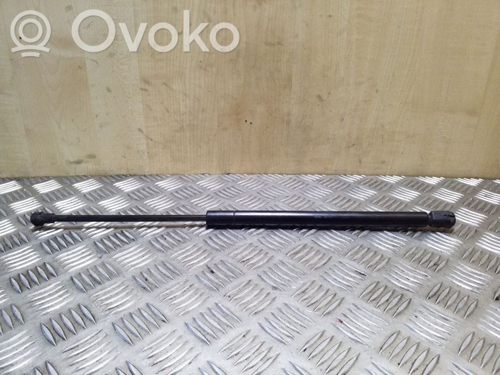 Toyota Corolla E120 E130 Tailgate/trunk strut/damper 