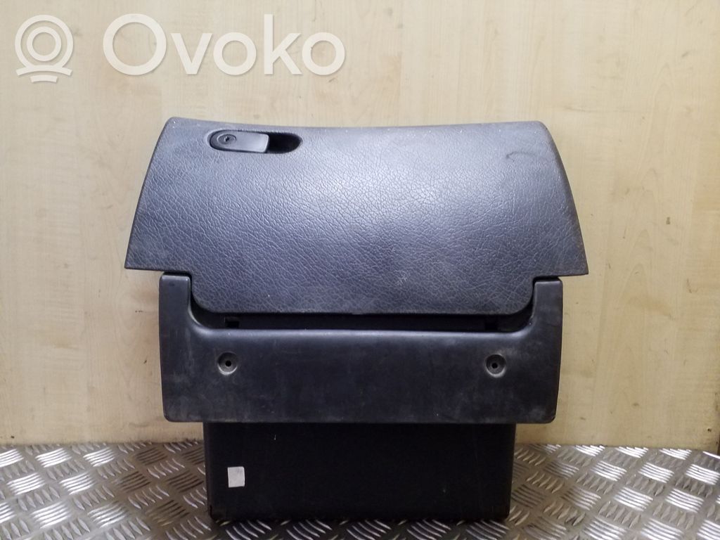 Opel Vectra B Daiktadėžės (bordačioko) komplektas 