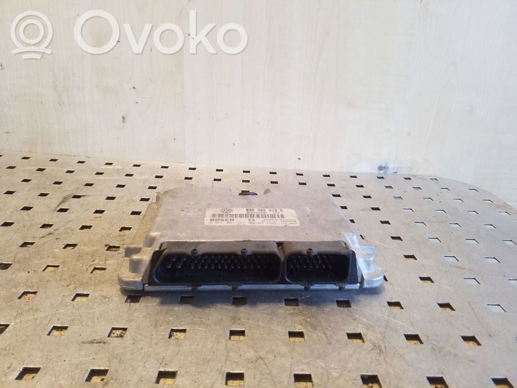 Volkswagen PASSAT B5 Engine control unit/module 