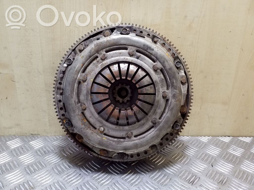 Subaru Outback Sankabos komplektas 