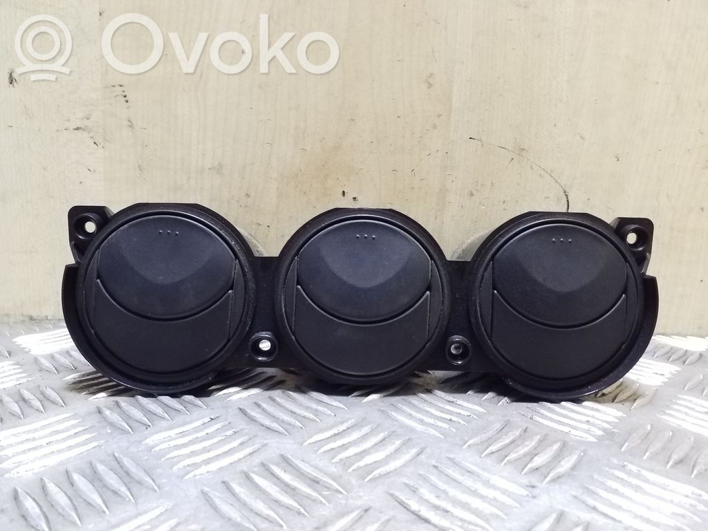 Mazda 6 Dysze / Kratki środkowego nawiewu deski rozdzielczej 