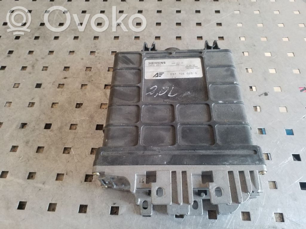 Volkswagen Sharan Engine control unit/module 