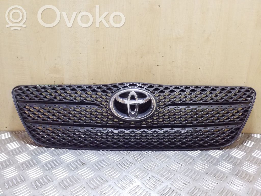 Toyota Corolla E120 E130 Etupuskurin ylempi jäähdytinsäleikkö 
