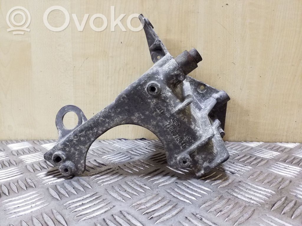 Renault Espace III Engine mounting bracket 