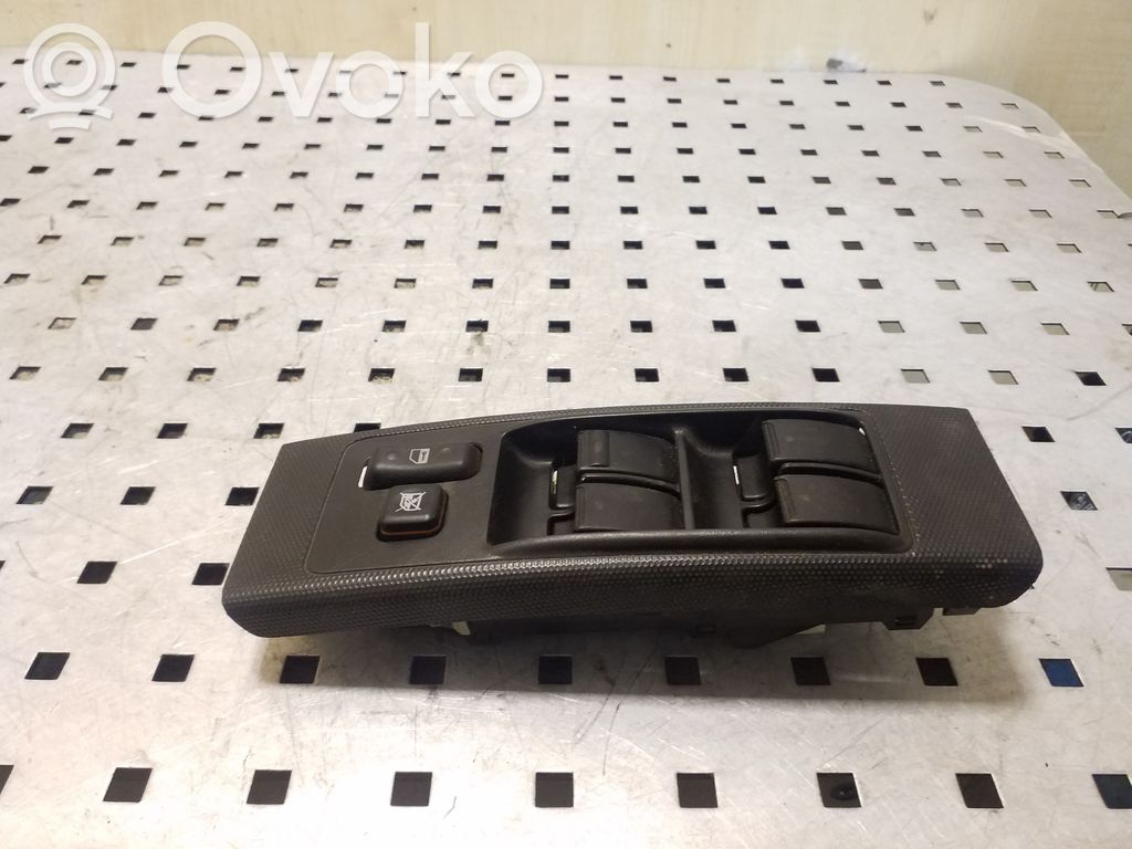 Toyota Corolla Verso E121 Electric window control switch 