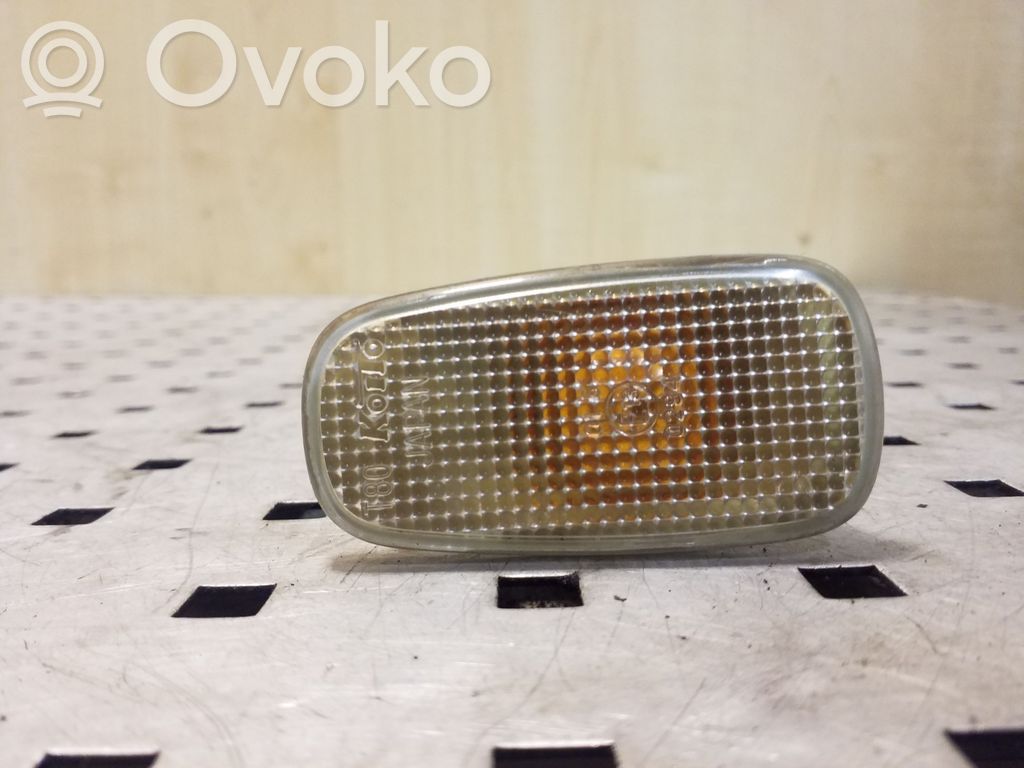 Toyota Corolla Verso E121 Front fender indicator light 