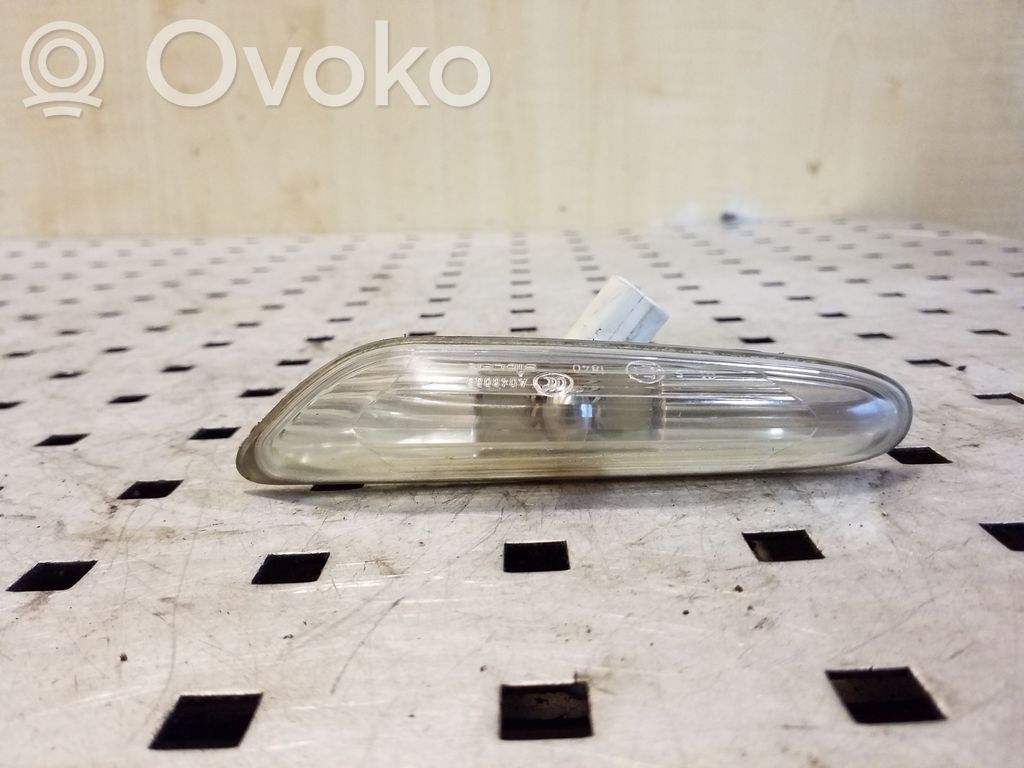 BMW 3 E90 E91 Etupuskurin suuntavilkku 