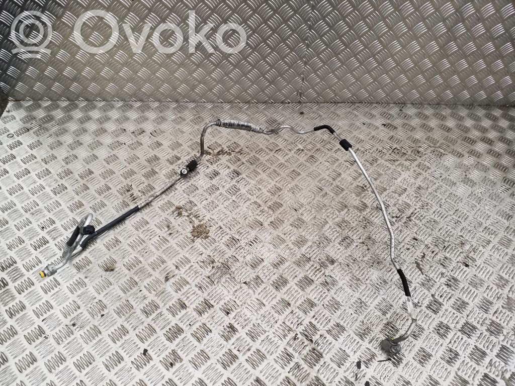 BMW 3 E90 E91 Ilmastointilaitteen putki (A/C) 