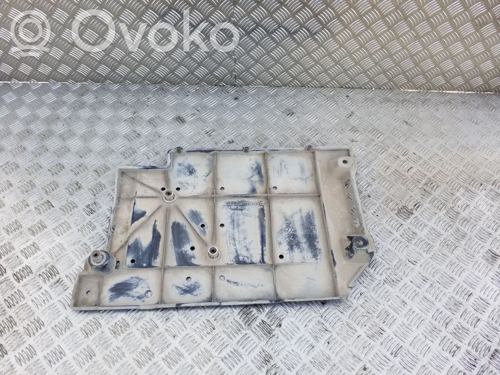 Lexus CT 200H Placa protectora del centro/medio 