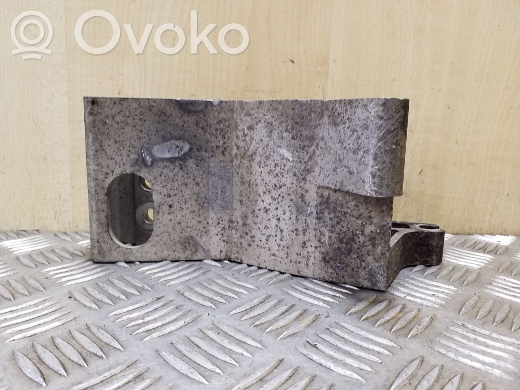 Volvo S80 Gearbox mounting bracket 